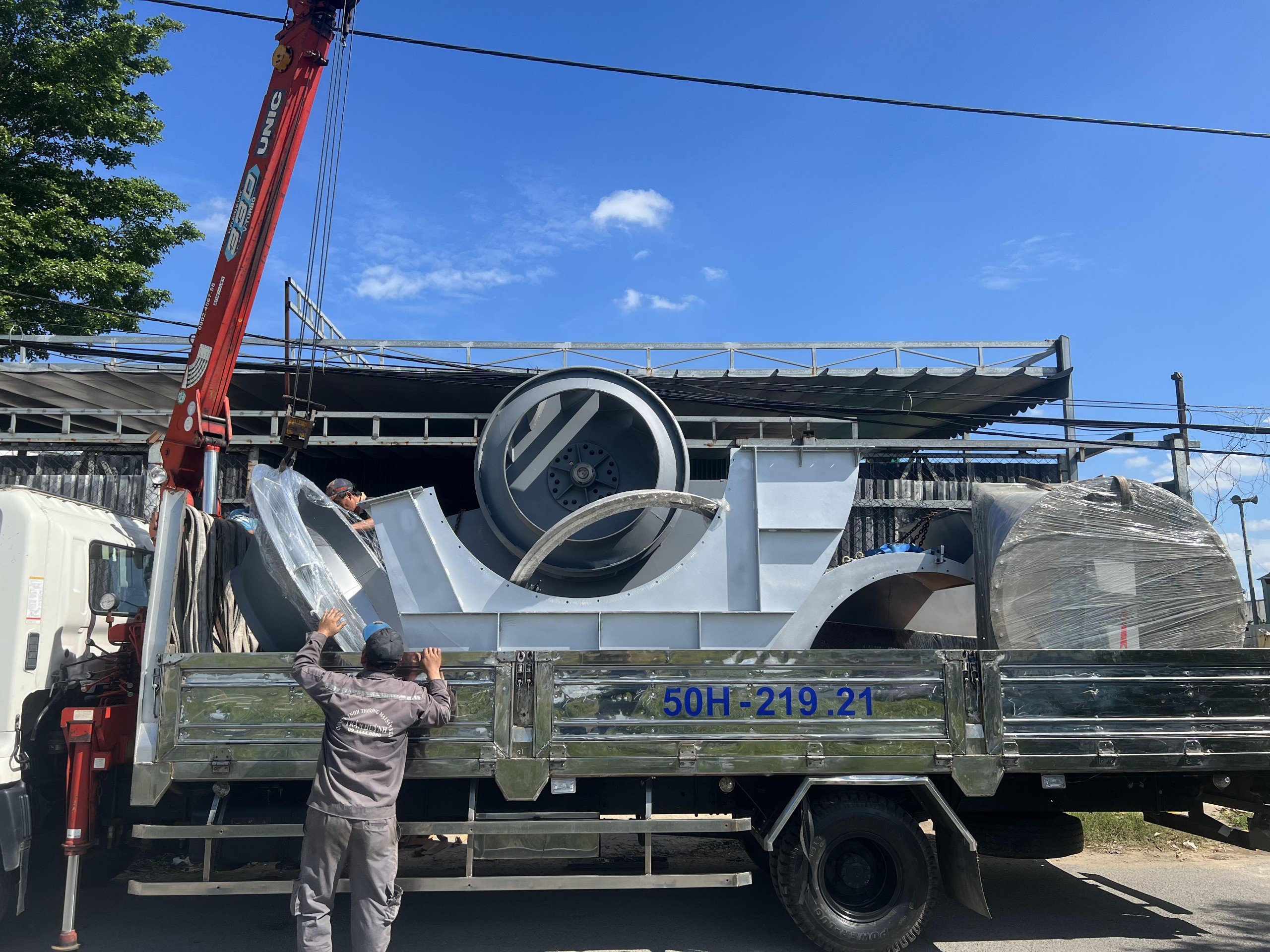 Công Ty TNHH Thương Mại Sản Xuất Trần Huỳnh