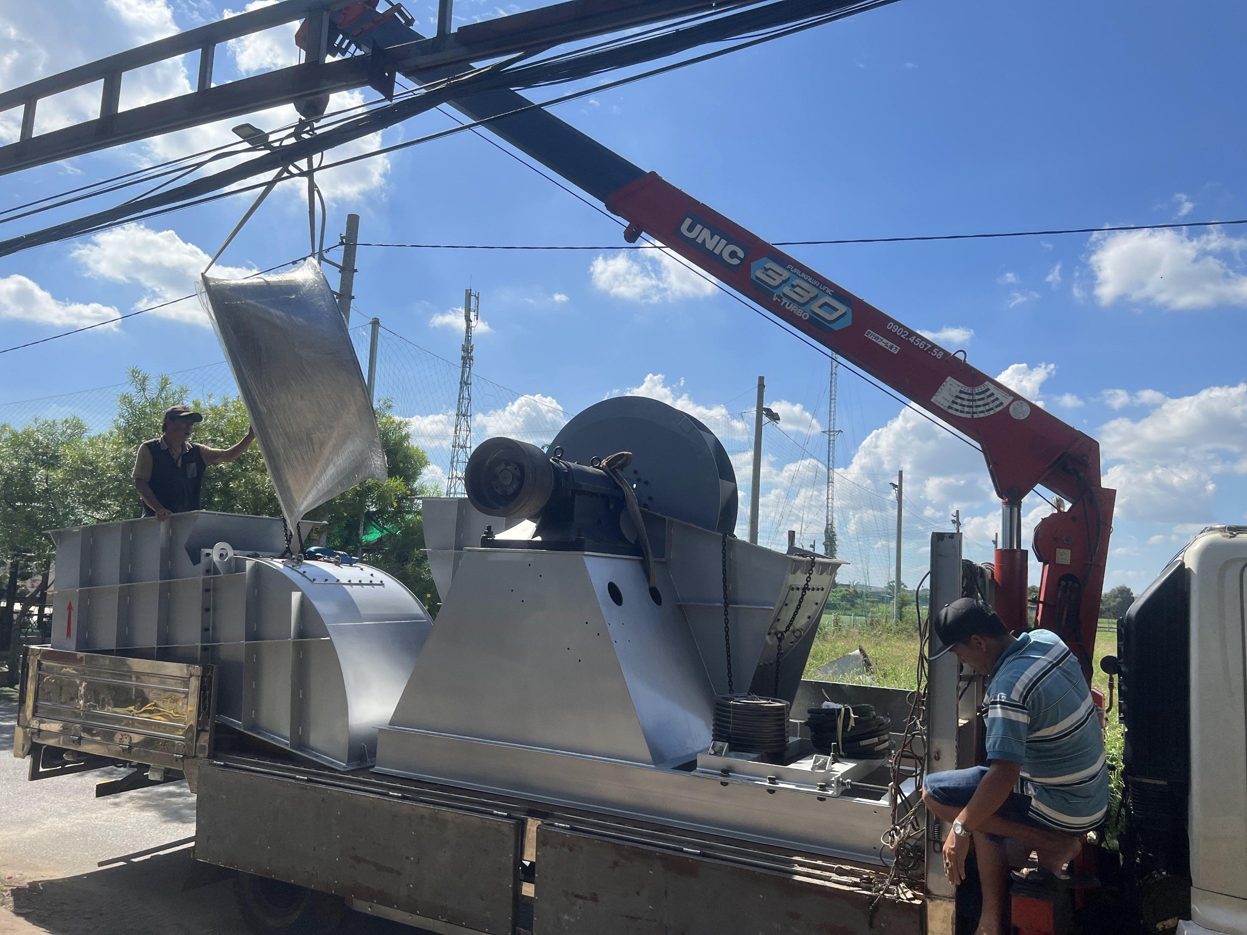Công Ty TNHH Thương Mại Sản Xuất Trần Huỳnh