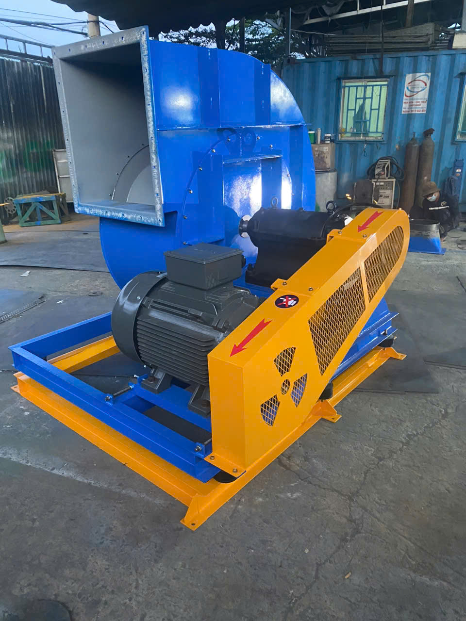 Công Ty TNHH Thương Mại Sản Xuất Trần Huỳnh