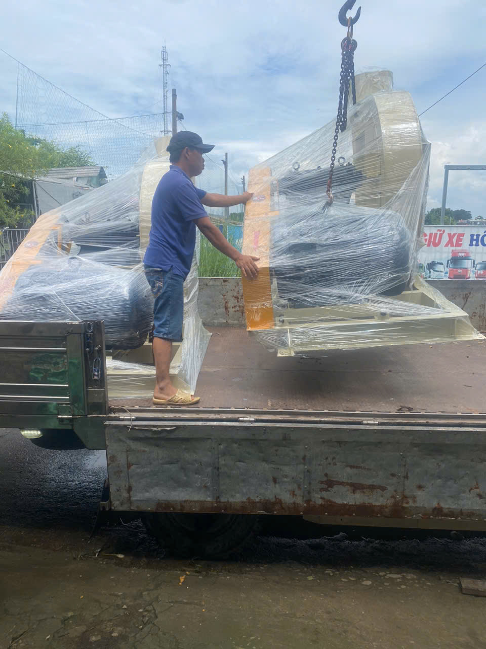 Công Ty TNHH Thương Mại Sản Xuất Trần Huỳnh