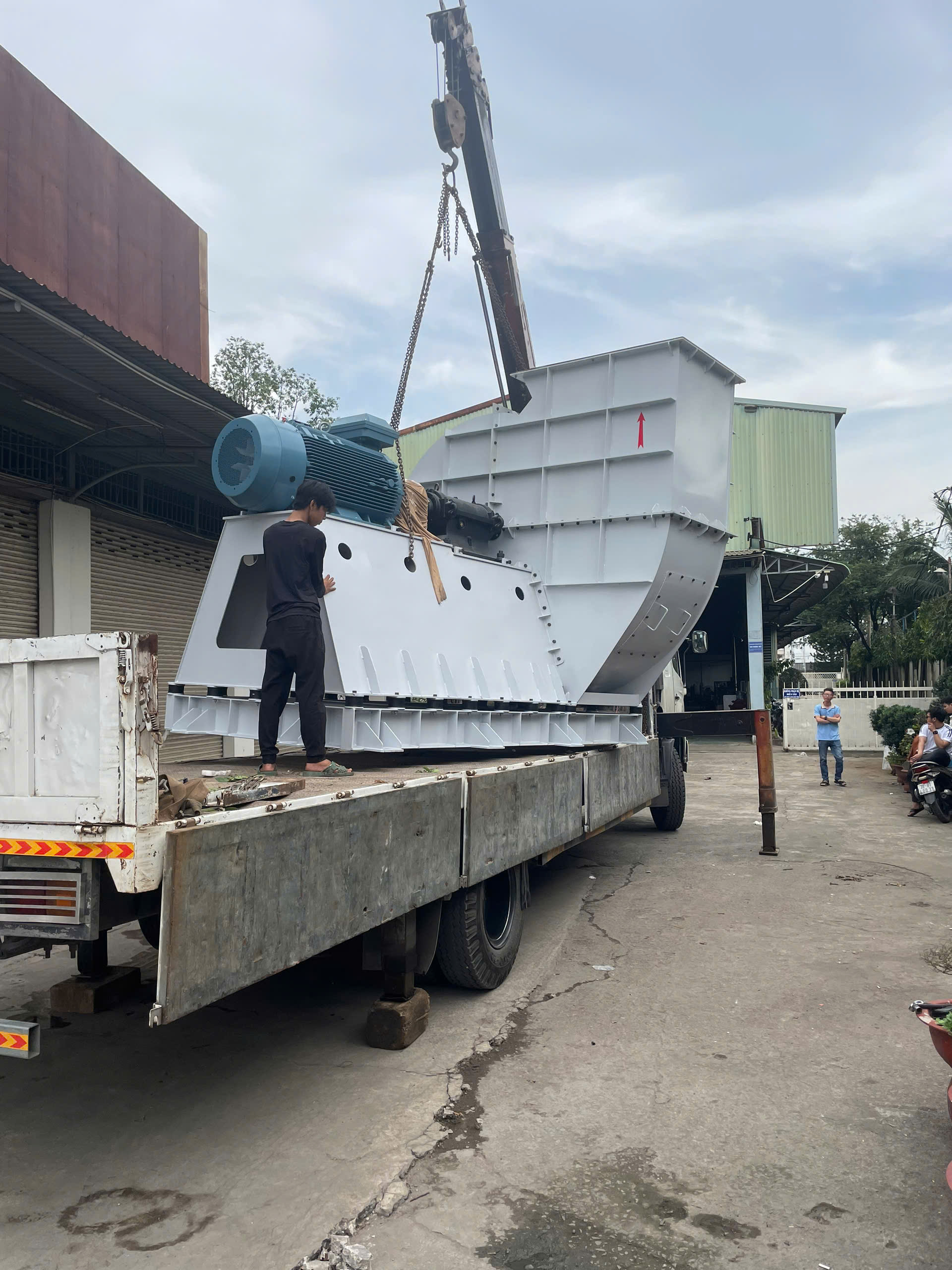 Công Ty TNHH Thương Mại Sản Xuất Trần Huỳnh