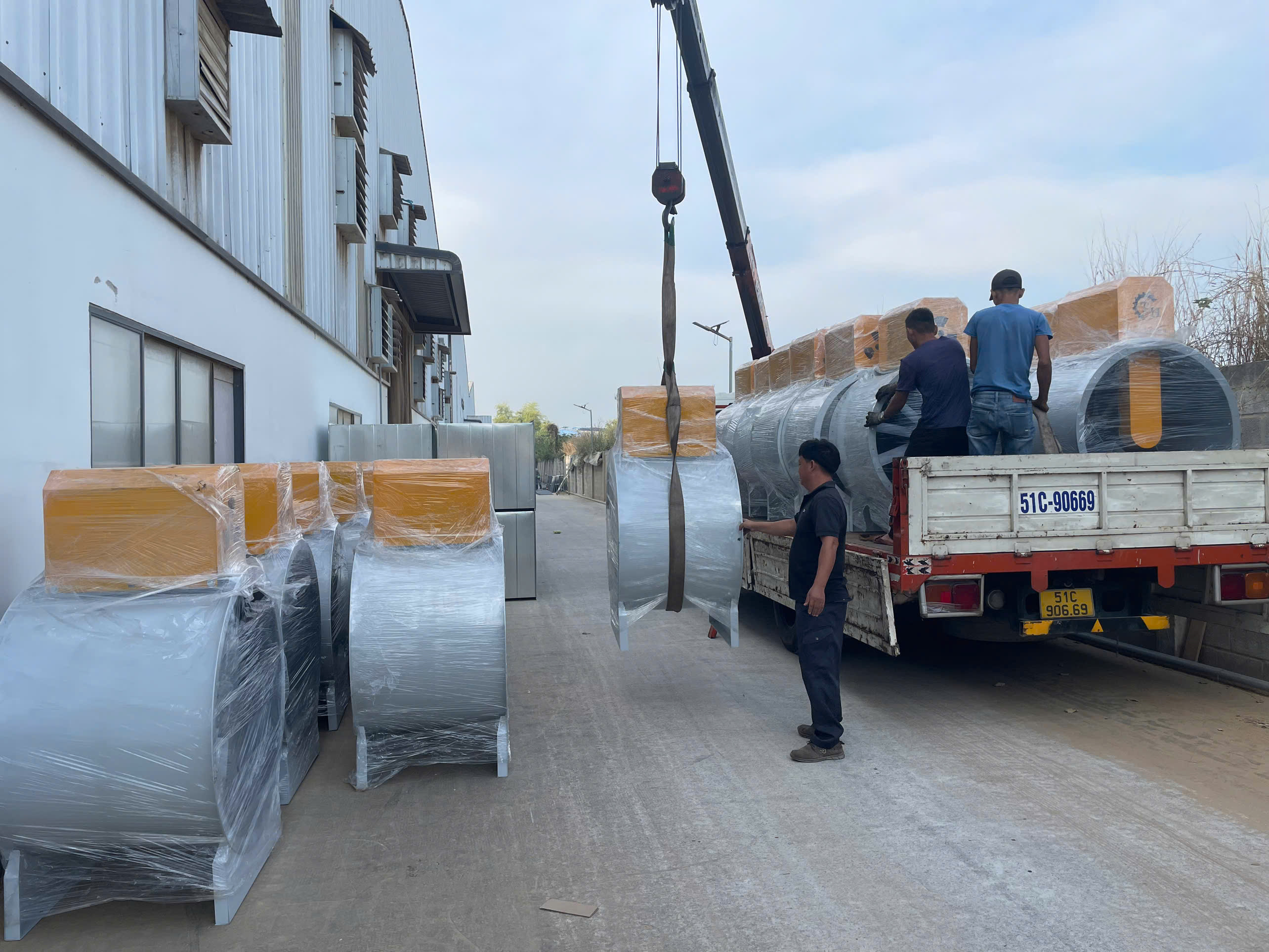 Công Ty TNHH Thương Mại Sản Xuất Trần Huỳnh